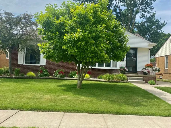 869 Pagel Ave, Lincoln Park, MI 48146