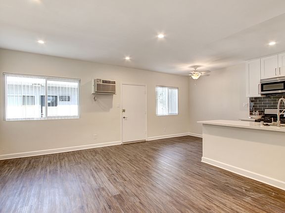 2nd image of 13464 Victory Blvd APT 115