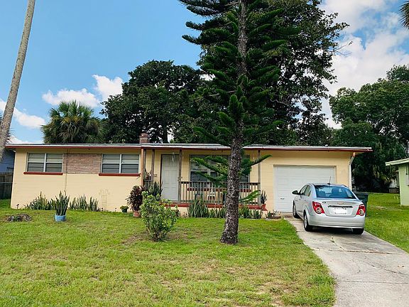2nd image of 112 Oakwood Dr