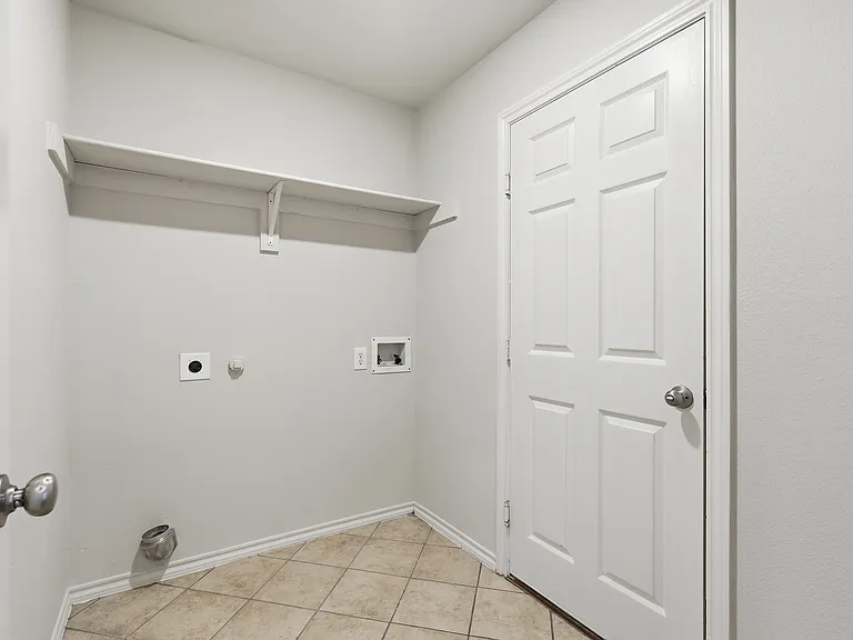 4504 Leeds Dr — Photo 24