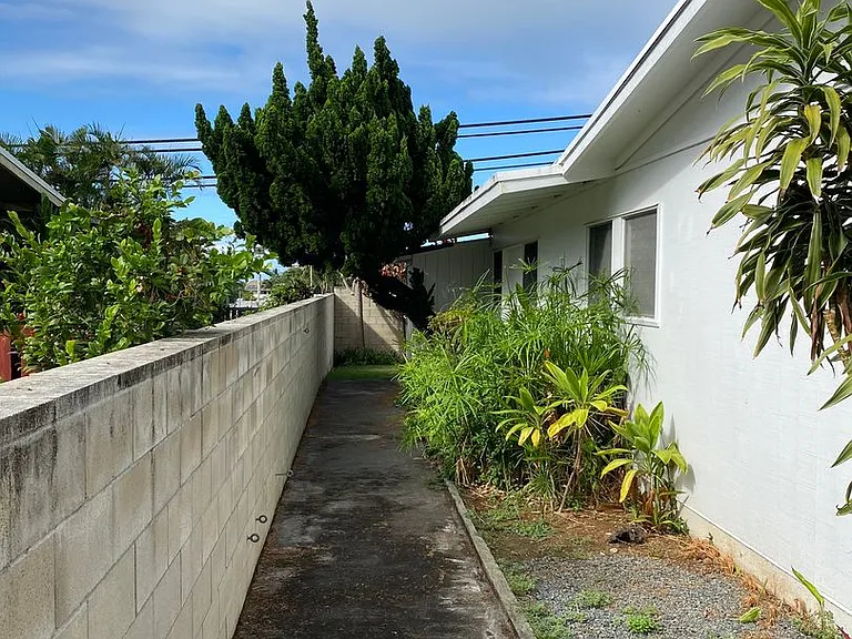 521 Ululani St — Photo 49