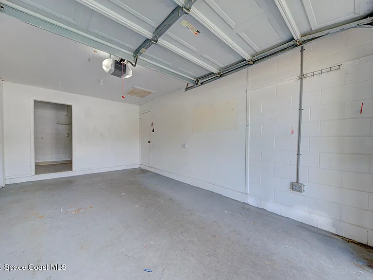 2610 Via Napoli Ct — Photo 33