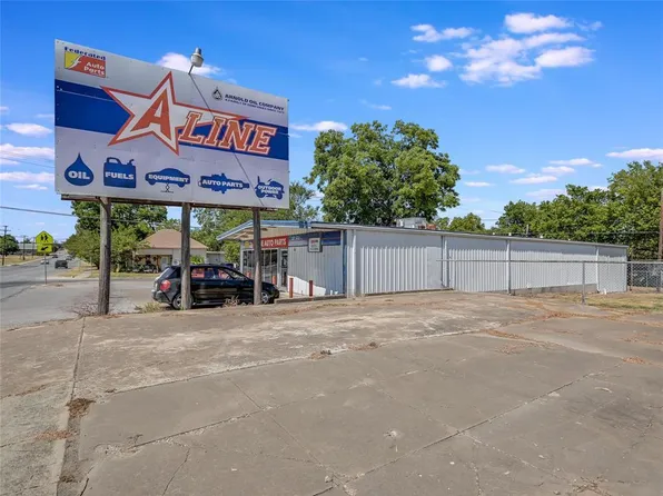 1022 N Main St, Taylor, TX 76574