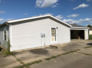 1095 E Lantern Rd, Warsaw, IN 46582