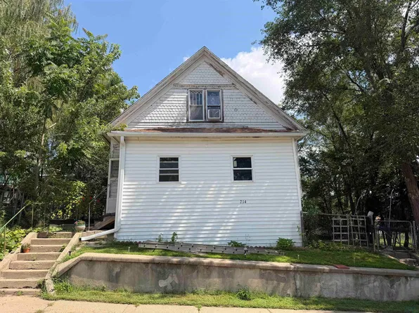 214 Myrtle St, Sioux City, IA 51103