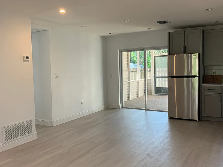 183 E Grand Bend Ave — Photo 12