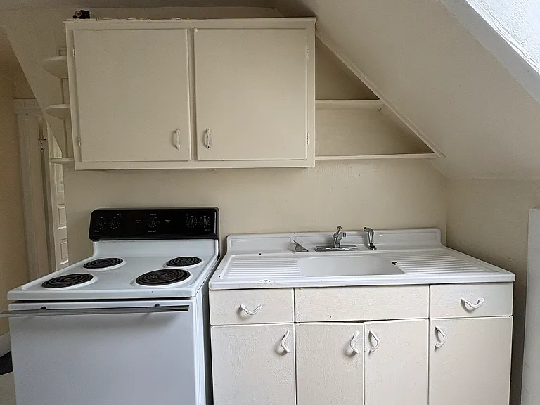196 Norton St #3 — Photo 7