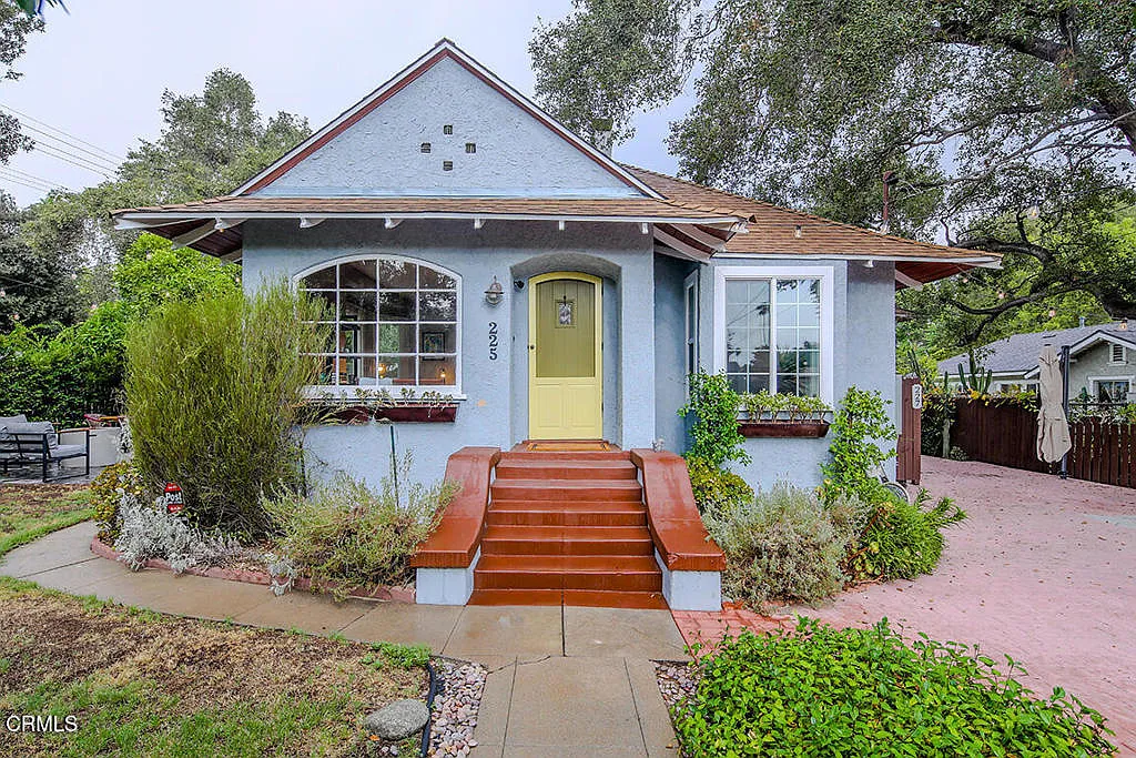 3 bed, 3.0 bath, 1300 sqft, $5,600 — Photo 1