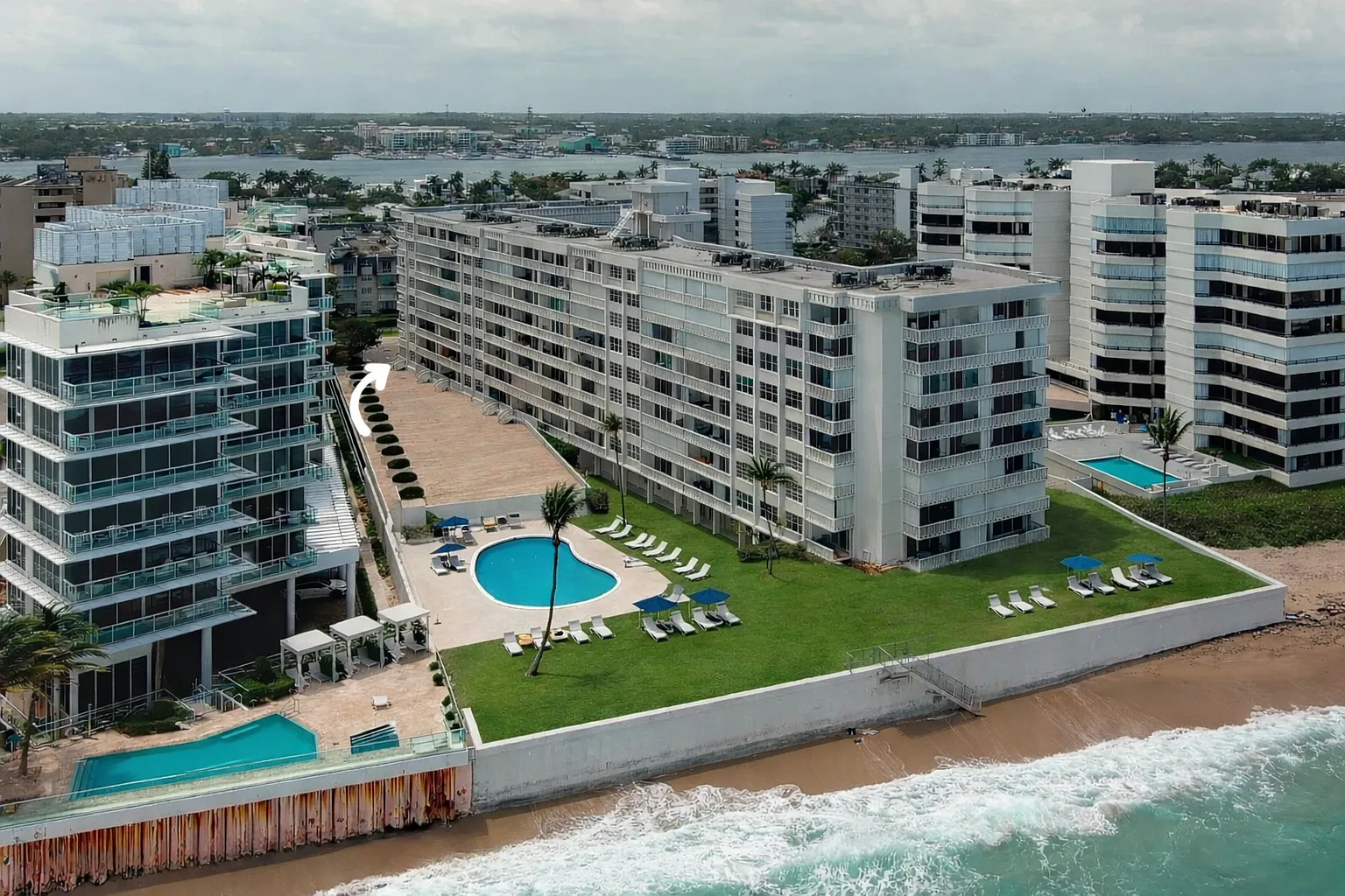 S Ocean Blvd, South Palm Beach — Photo 2