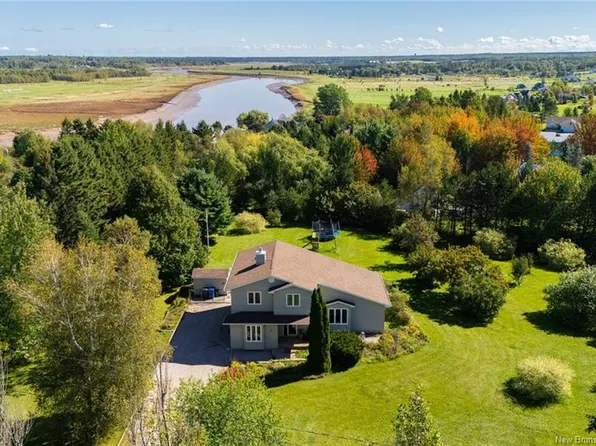 5 Seneca Ct, Coverdale, NB E1J 1W1