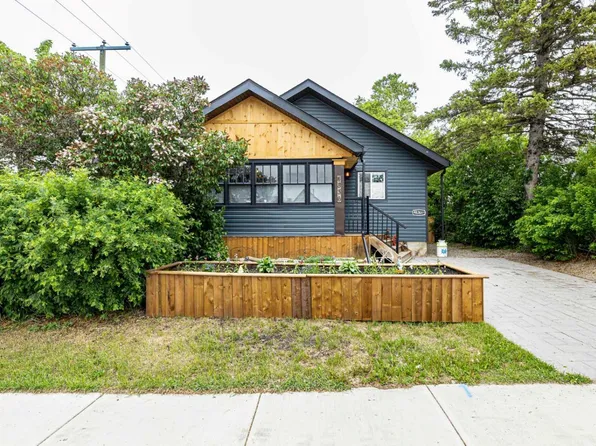 4836 49th St, Innisfail, AB T4G 1N2