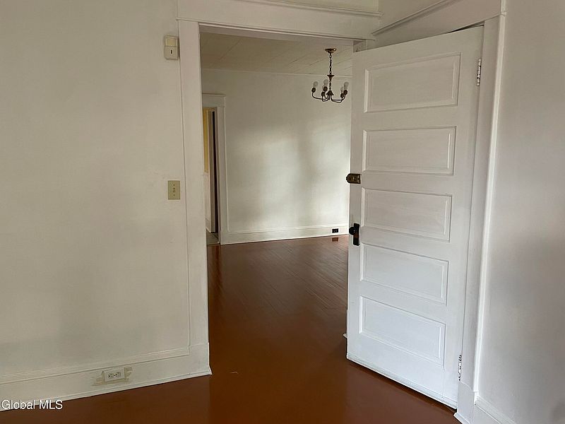 5th image of 8 Delaware Terrace
