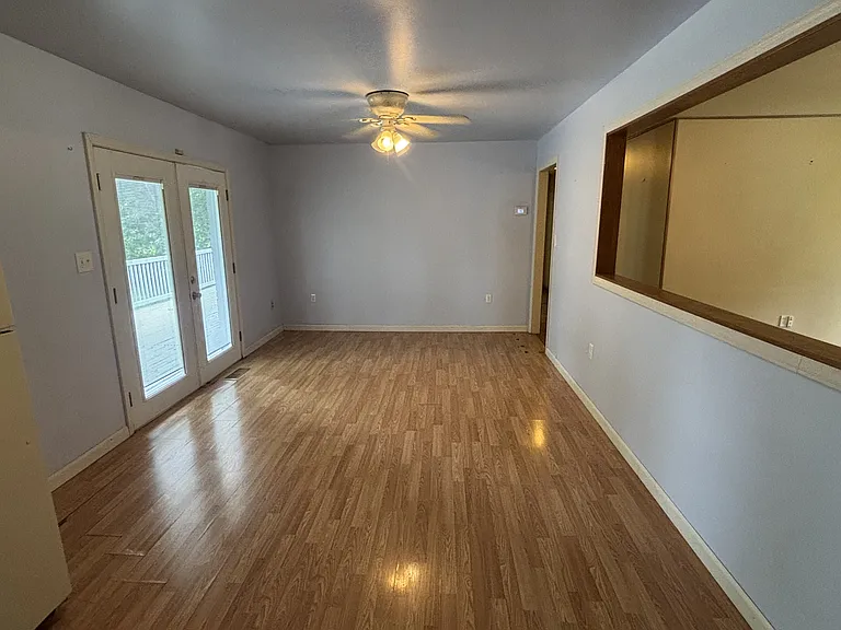 137 N Elizabeth St — Photo 16