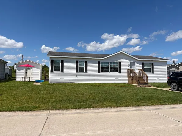 238 Quail Ridge Dr, Capac, MI 48014