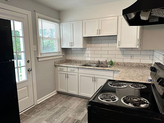 3rd image of 1182 Duncan Dr