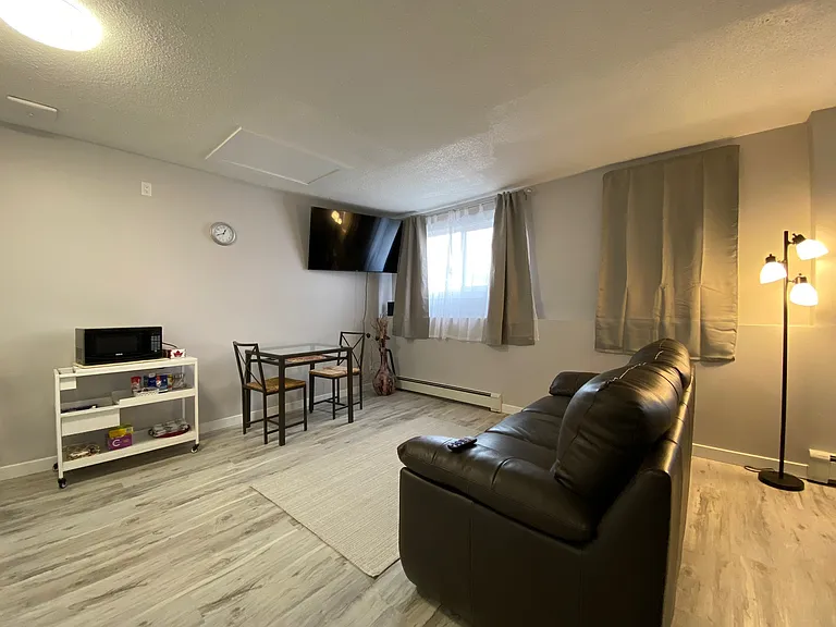 284 Notre Dame St #4 — Photo 3