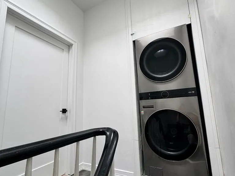 35 Bowers St #3 — Photo 14