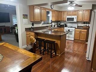 2nd image of 3779 Northmeadow Rd