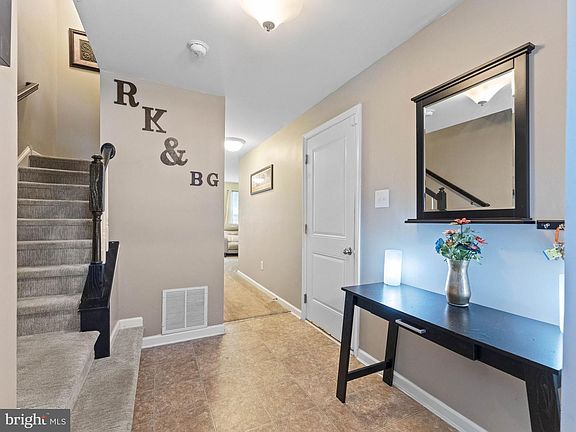 2nd image of 21 Tailor Ln