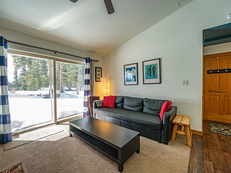 410 Bobcat Ln — Photo 6