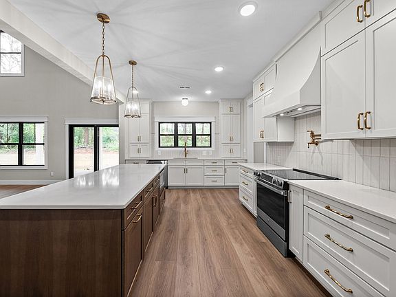 5th image of 2051 Ussery Rd S