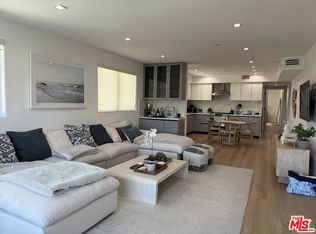 9842 Vidor Dr #402, Los Angeles, CA 90035