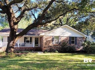 573 Ridgewood Dr, Daphne, AL 36526