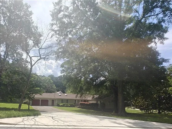 4845 Willow St, Acworth, GA 30101