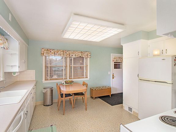 5th image of 5126 Meadowlark Ln