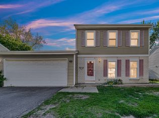 706 Shining Water Dr, Carol Stream, IL 60188