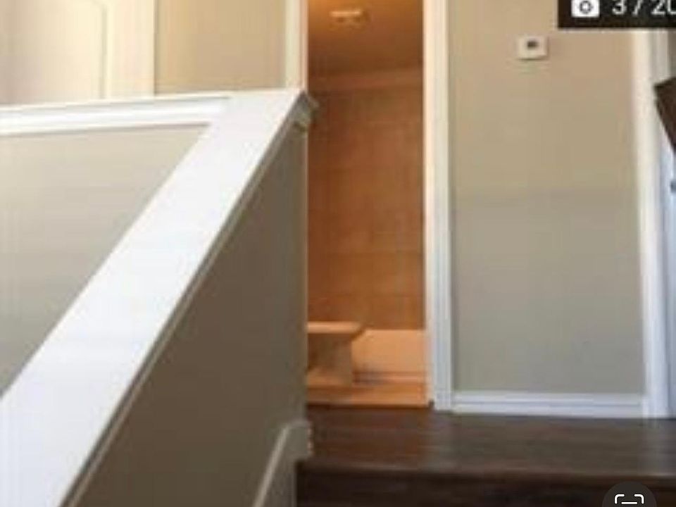 1st image of 4920 Villas Dr #4920