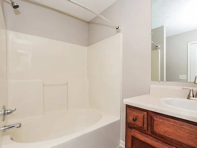 607 Rock Glen Trce — Photo 16