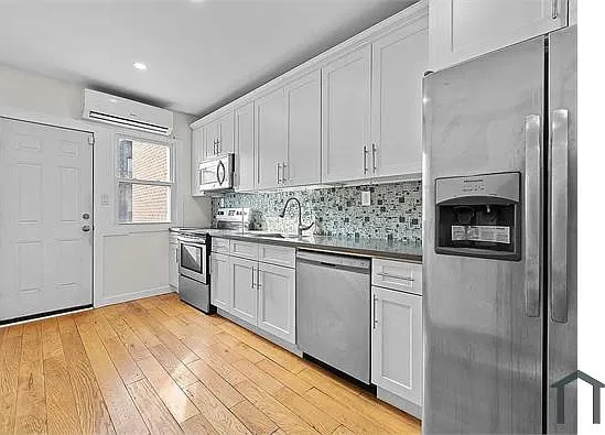 638 Rockaway Pkwy