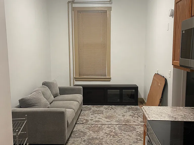 339 Market St #4 — Photo 4