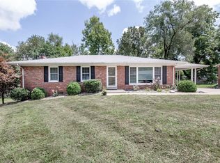 50 Harmon Dr, Lebanon, IL 62254