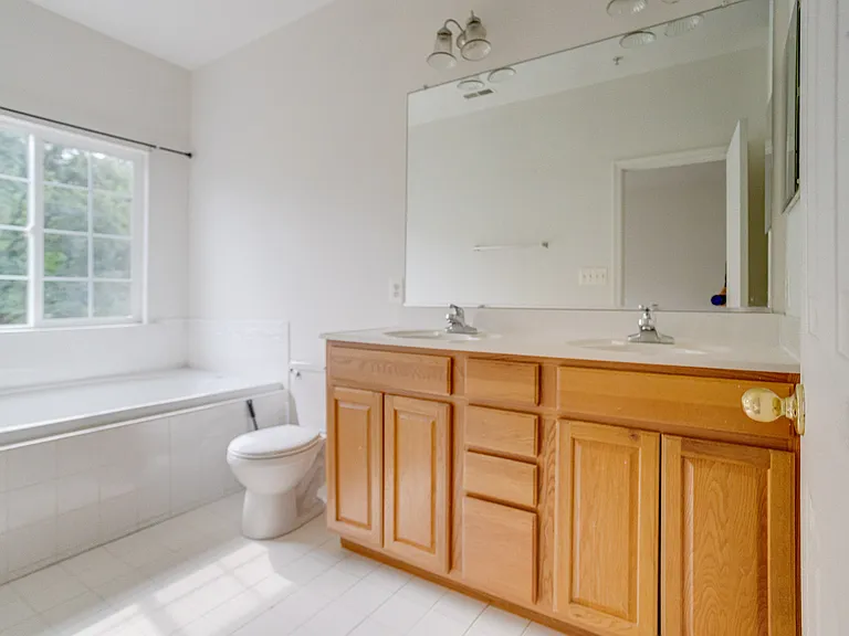 103 Buttonwood Ct — Photo 26