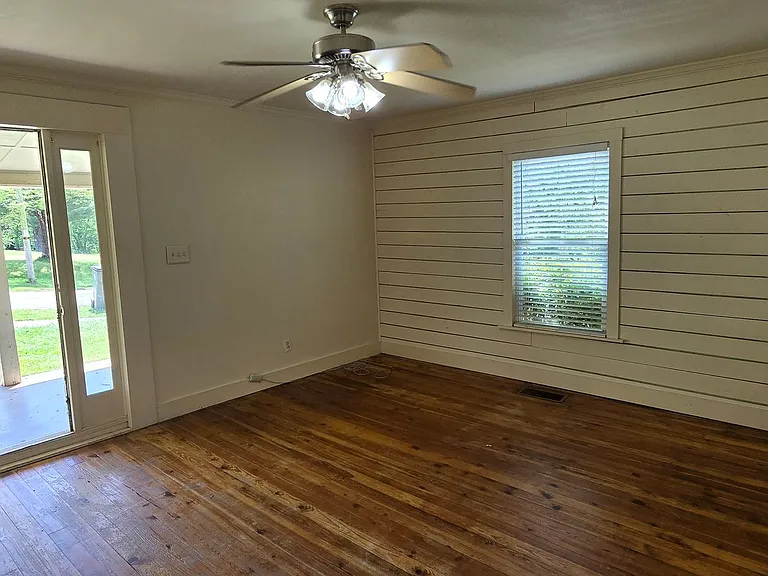 513 Blue Ridge Ave — Photo 5