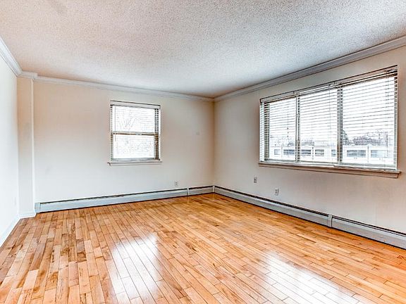 5th image of 2727 43rd St W #409