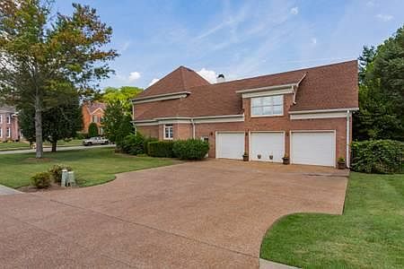 3rd image of 144 N Country Club Dr