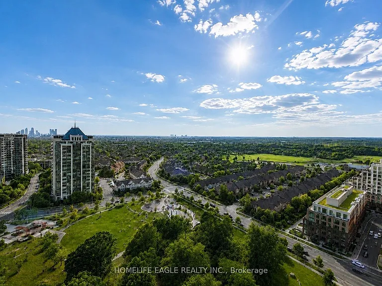 7890 Bathurst St #2109 — Photo 9