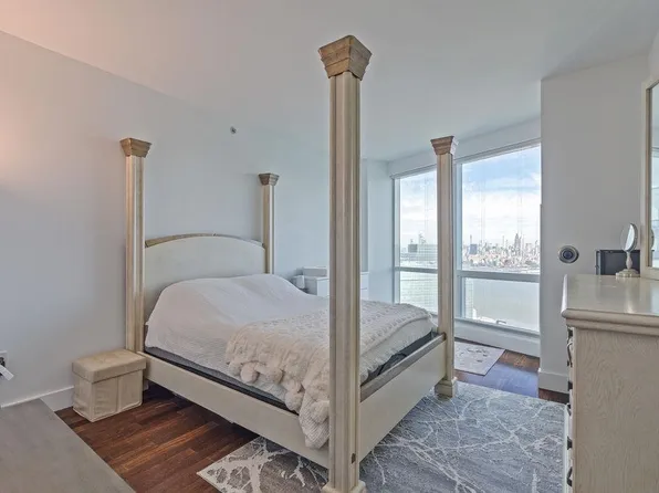 77 Hudson Street image 14 of 33