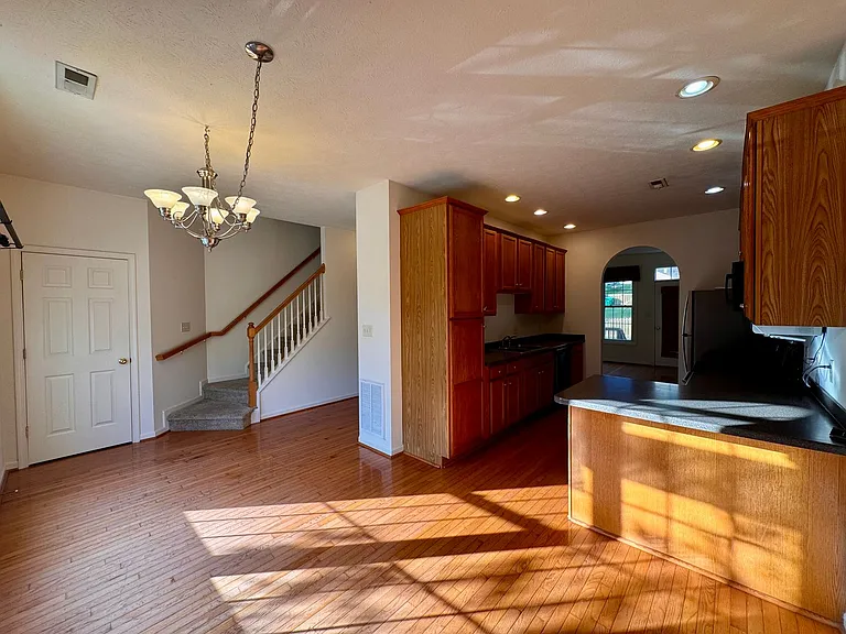 2948 Crystal Spring Ln — Photo 7