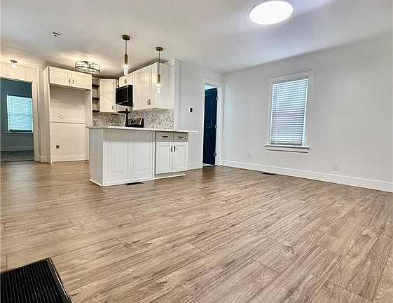 5th image of 1004 N Duvall Ave