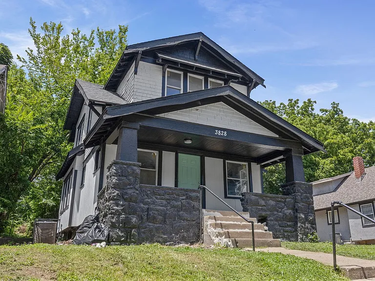 3828 Chestnut Ave — Photo 1