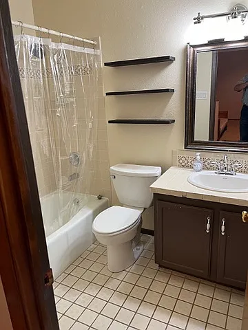 2nd floor full bath