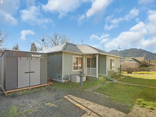 634 NE Waite St, Myrtle Creek, OR 97457