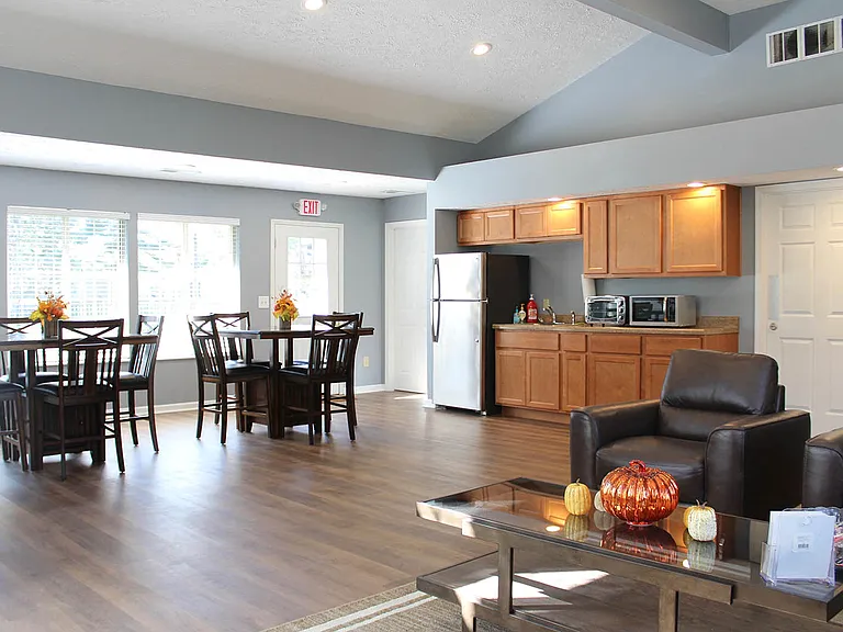 Eagle Crest Apartments — Photo 11