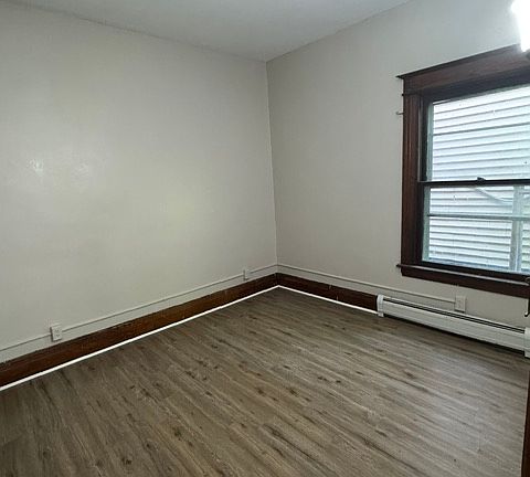 5th image of 1099 S Clinton Ave Unit 1