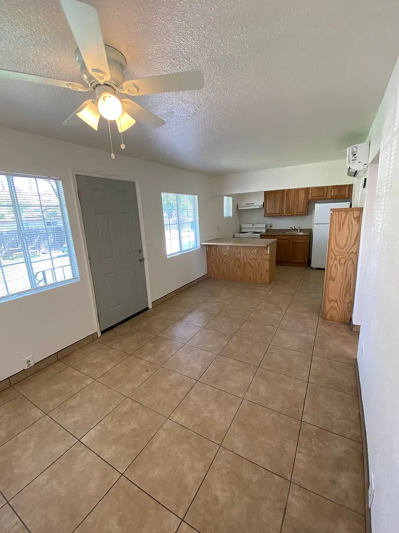 3318 Rio Linda Blvd — Photo 4