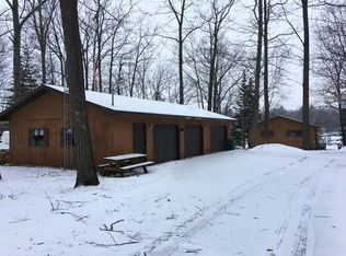 5061 Ruby Dr, Gladwin, MI 48624